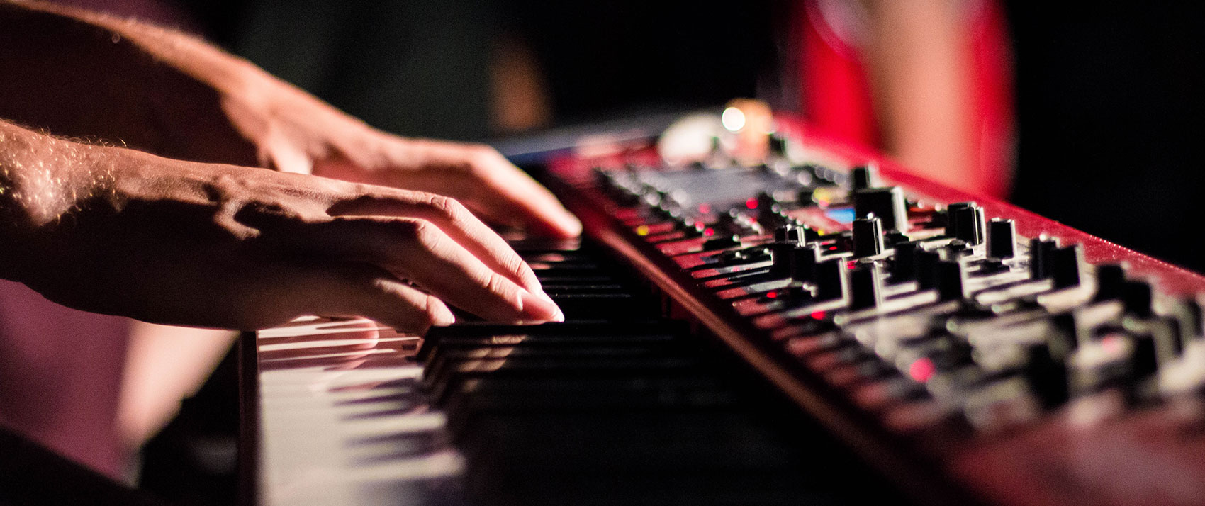 hands on piano